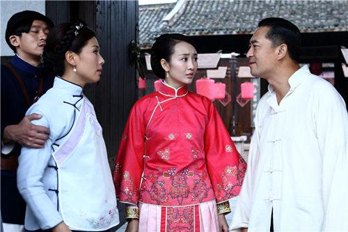 花红花火剧情介绍(一段爱情与家庭的交错)