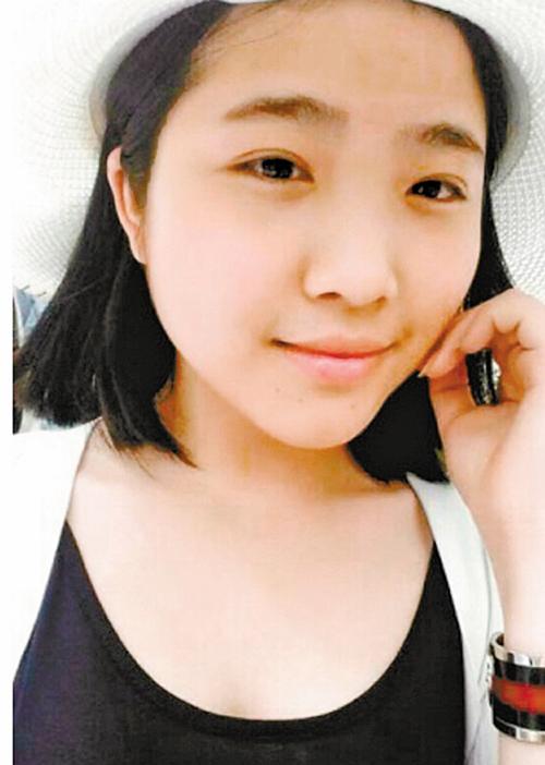 求重庆女大学生搭错黑车遇害的新闻广播稿