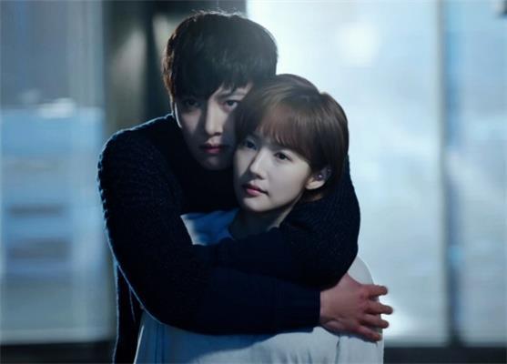 推荐像《Healer》这样男女主角颜值都特别高剧情又好看的韩剧?有哪些?新的剧哦不要好几年前那种!
