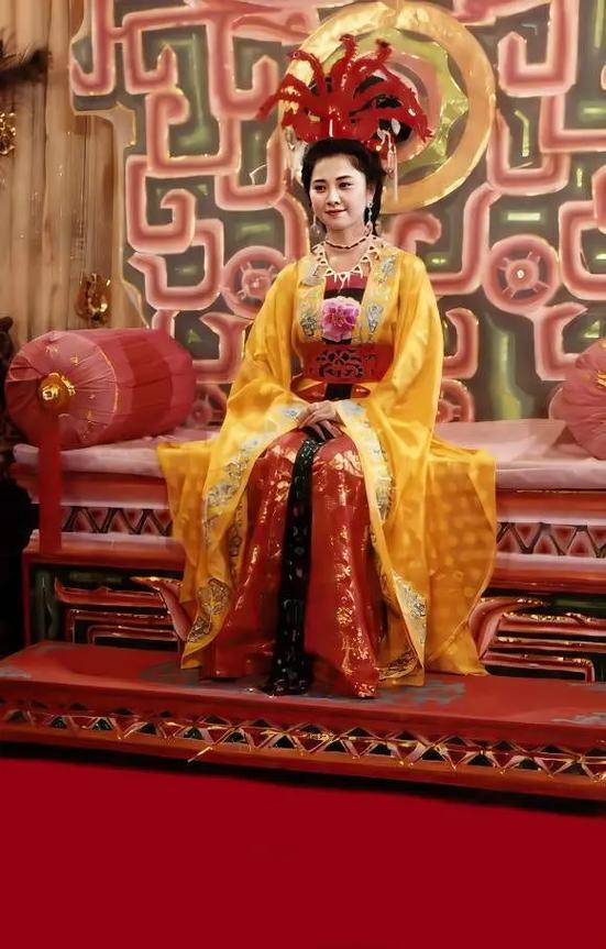 新竹取物语1000年女王的剧情简介