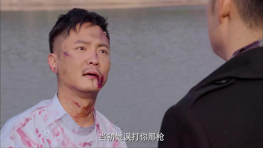 一部电影 开始讲述一名警察当卧底,被发现后,被枪打中头部死亡,然后后面讲述的还有鬼差。,