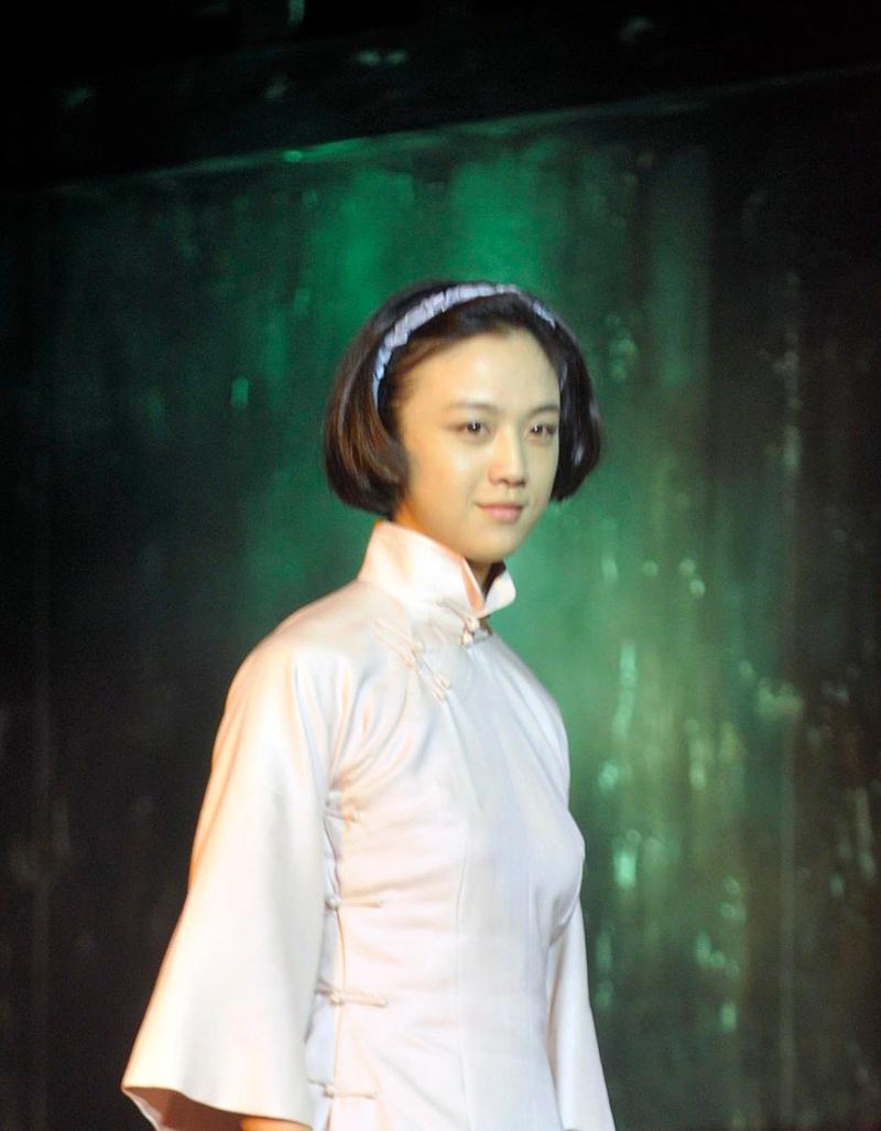 你怎么看待电影《黄金时代》里汤唯演的萧红这一角色?