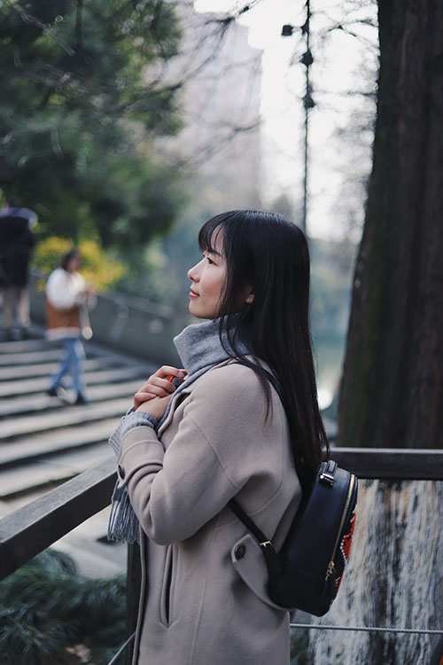 国产美女一区二区--国产美女影片资源大解析
